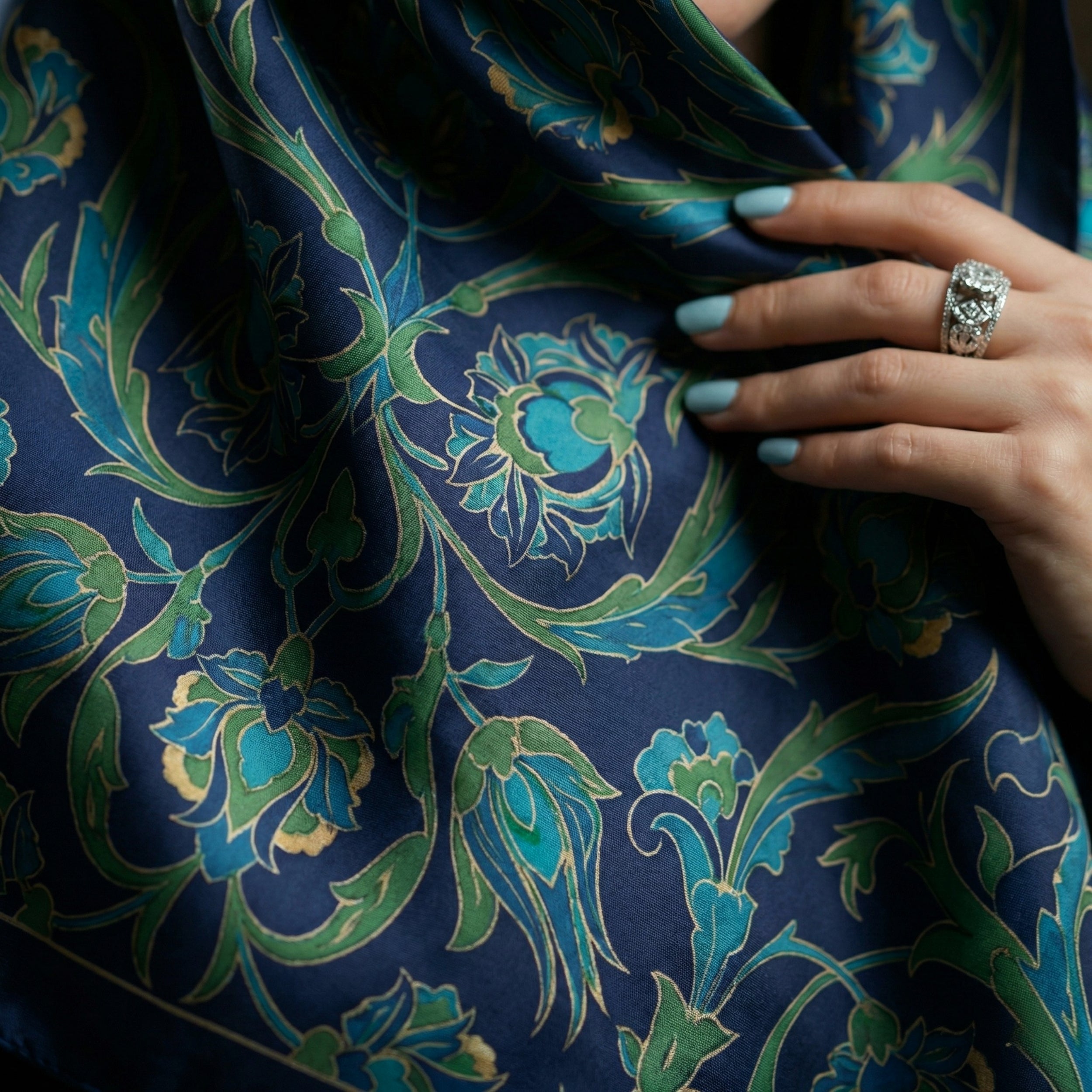 Saz-ı Efsun Twill İpek Eşarp